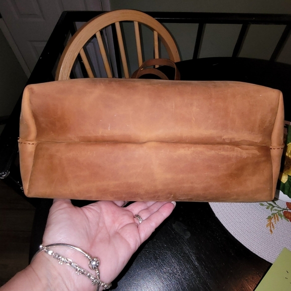 Portland Leather Full Size Crossbody - Picture 2 of 4